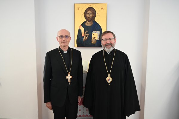 Großerzbischof Swjatoslaw Schewtschuk (rechts) und Renovabis-Hauptgeschäftsführer Pfarrer Thomas Schwartz.